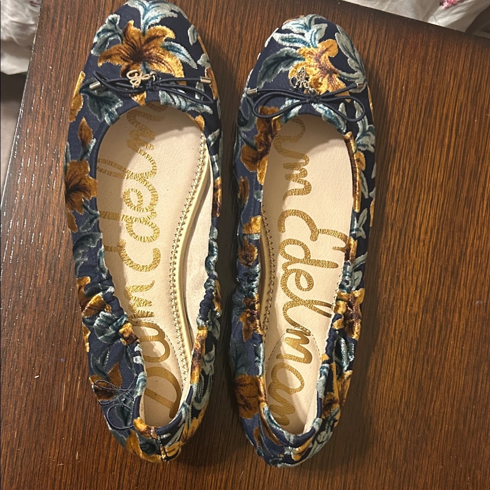 Sam Edelman Women's Floral Flats - Navy and Gold